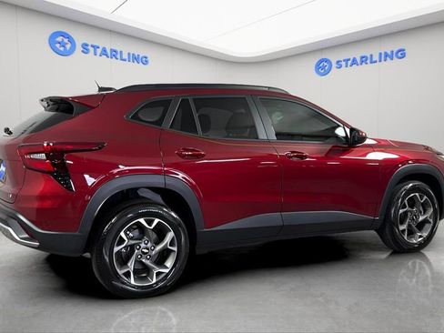 Used 2025 Chevrolet Trax LT w/ Driver Confidence Package image 10