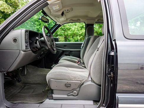 Used 2004 Chevrolet Silverado 2500 LS AWD/4WD image 8