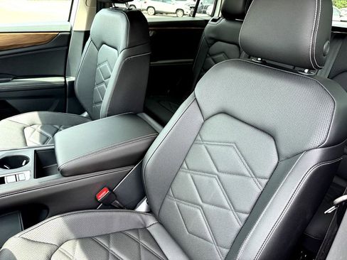 New 2026 Volkswagen Atlas SE FWD image 11