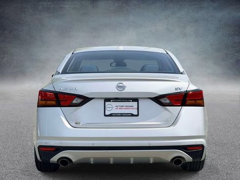 Used 2019 Nissan Altima 2.5 SV image 3