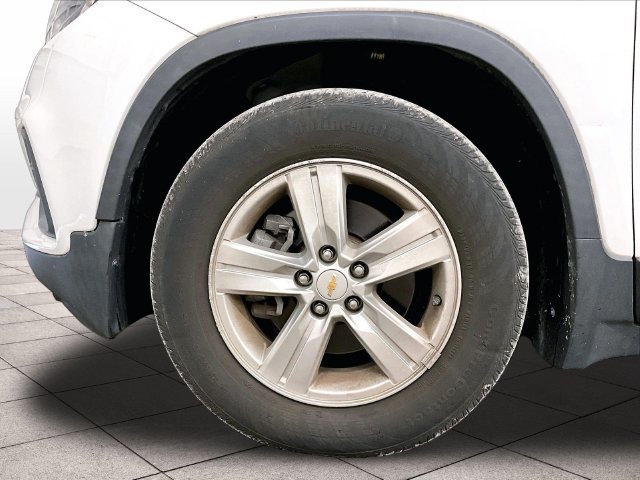 Used 2021 Chevrolet Trax LS w/ Tint and Cruise Package FWD image 8