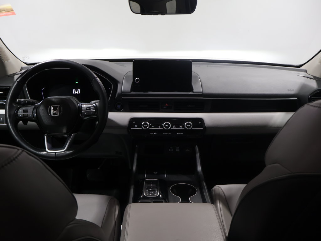Used 2025 Honda Pilot EX-L image 16