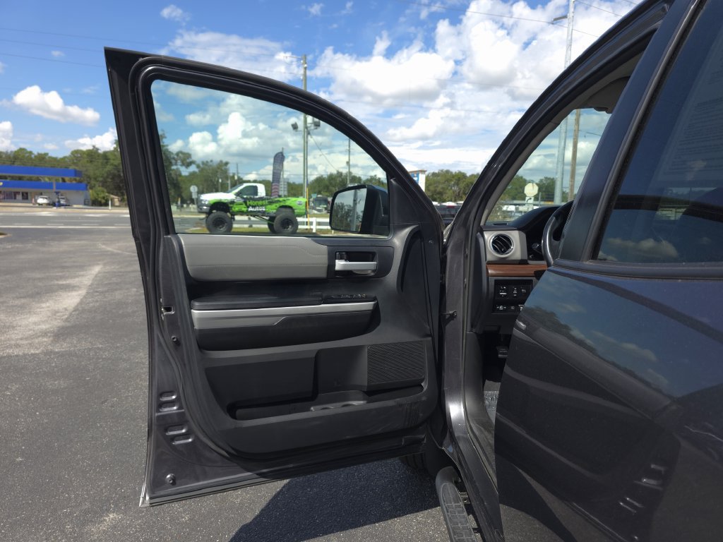 Used 2019 Toyota Tundra Limited w/ Limited Premium Package AWD/4WD image 10