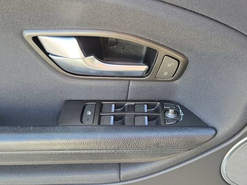 Used 2019 Land Rover Range Rover Evoque SE AWD/4WD image 18
