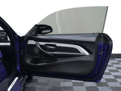 Used 2020 BMW M4 Coupe w/ Competition Package RWD image 24
