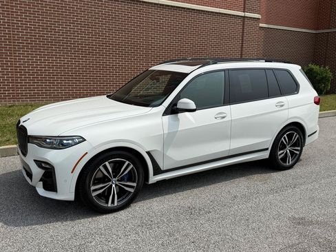 Used 2021 BMW X7 M50i AWD/4WD image 3