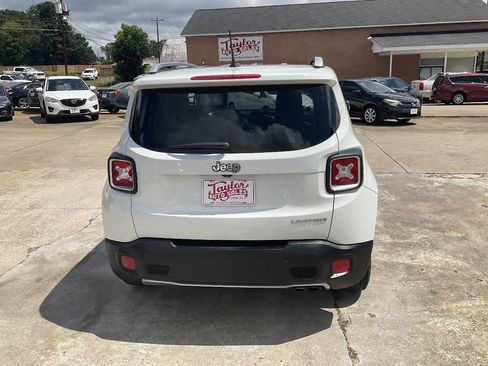 Used 2015 Jeep Renegade Limited w/ Advanced Technology Group FWD image 4