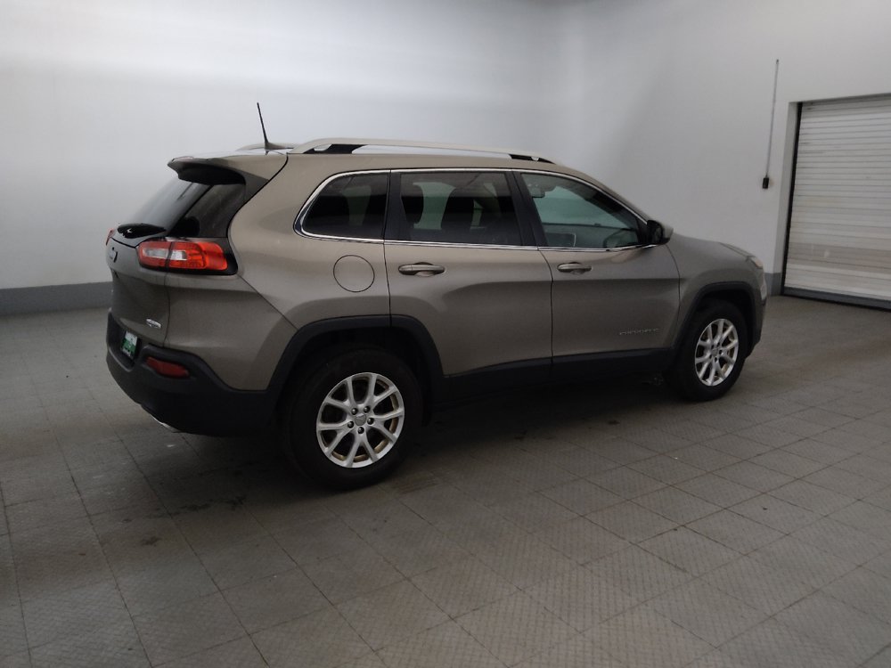 Used 2017 Jeep Cherokee Latitude w/ Cold Weather Group AWD/4WD image 10