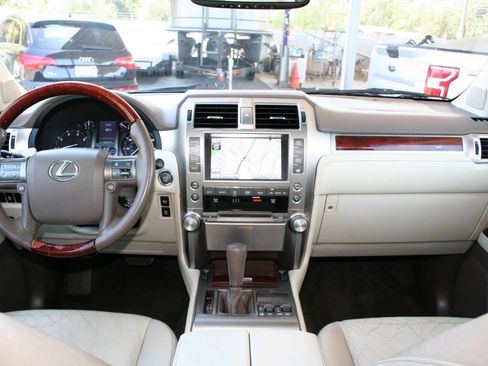 Used 2013 Lexus GX 460 w/ Convenience Pkg AWD/4WD image 15