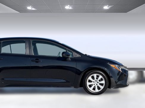 Used 2024 Toyota Corolla LE FWD image 32