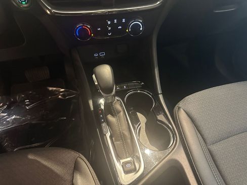 Used 2025 Buick Encore GX Preferred image 41