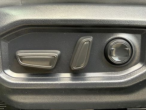 Certified 2025 Toyota Tundra SR5 w/ SR5 Convenience Package AWD/4WD image 34