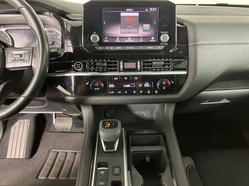 Used 2022 Nissan Pathfinder SV w/ SV Premium Package image 28