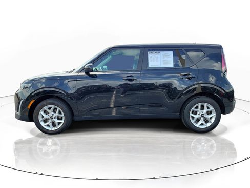 Used 2025 Kia Soul LX w/ LX Technology Package image 4