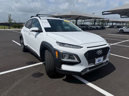 Used 2021 Hyundai Kona Limited FWD image 3