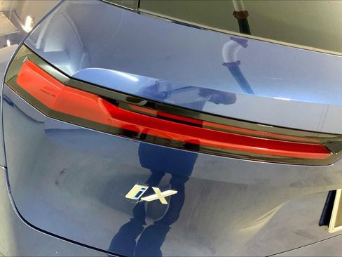 Used 2022 BMW iX xDrive50 w/ Convenience Package image 28