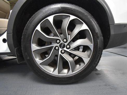 Used 2023 Lincoln Nautilus Reserve w/ Equipment Group 201A image 15