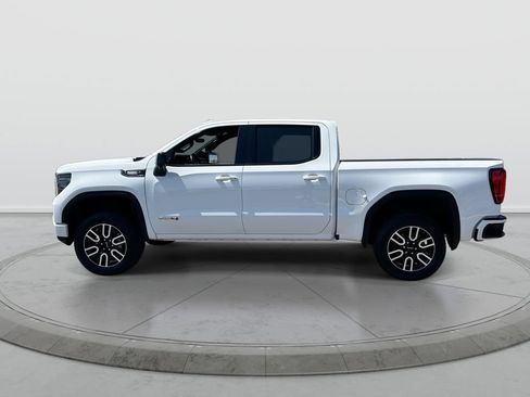 Used 2023 GMC Sierra 1500 AT4 w/ Technology Package AWD/4WD image 5