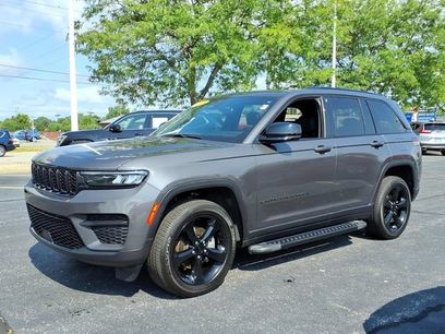 Used 2023 Jeep Grand Cherokee Altitude