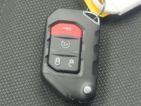 Used 2022 Jeep Gladiator Sport image 35