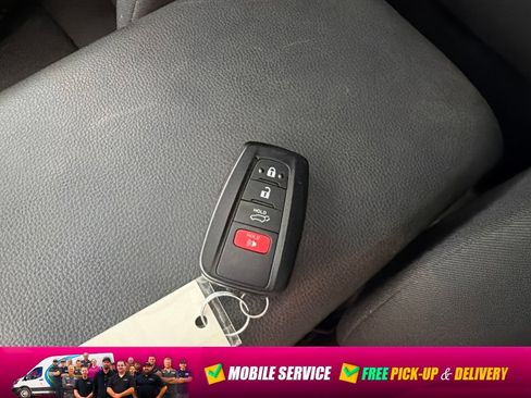 Used 2021 Toyota RAV4 XLE w/ Convenience Package AWD/4WD image 21