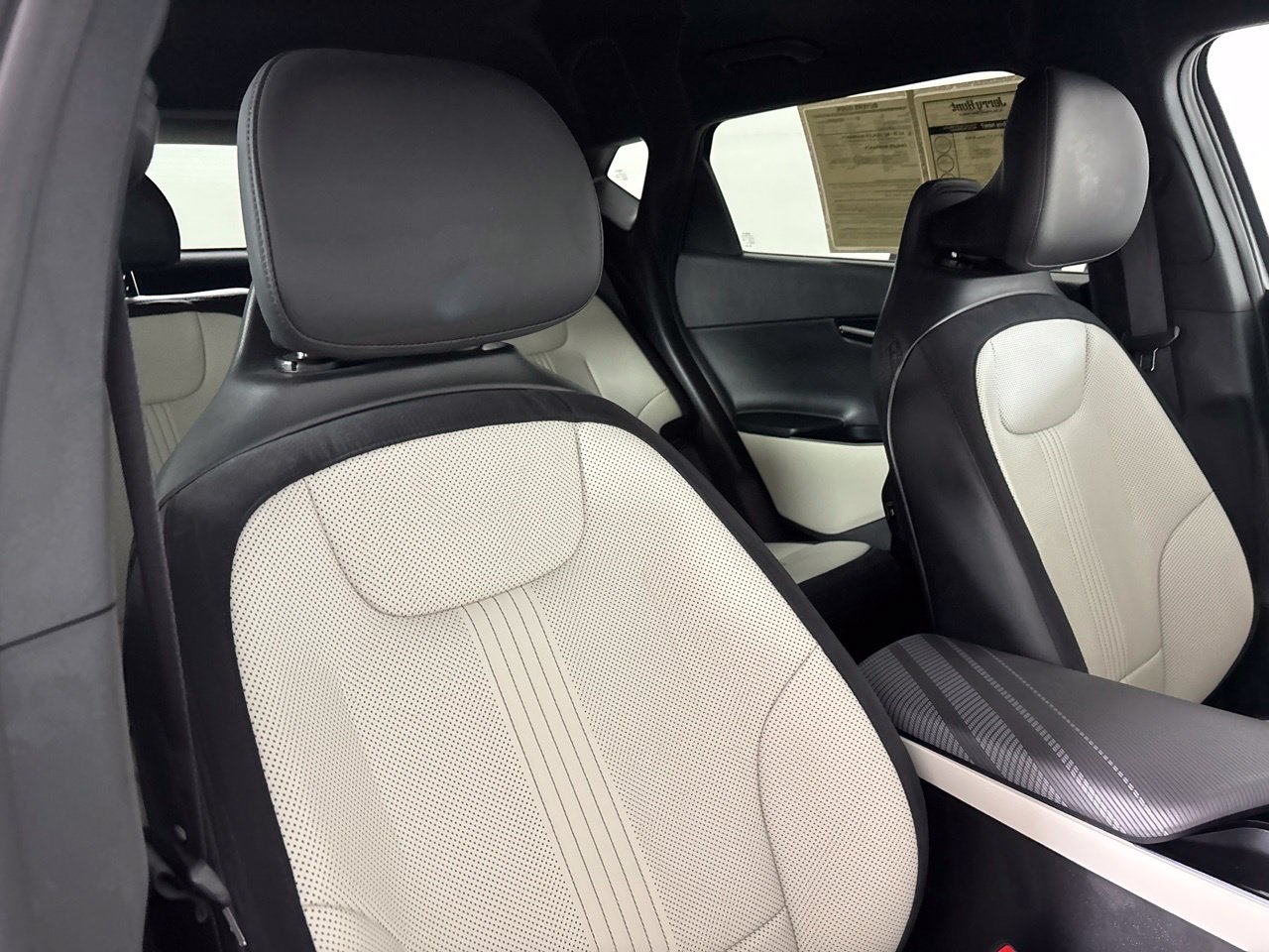 Used 2024 Kia EV6 GT-Line w/ GT-Line White Seat Package RWD image 28