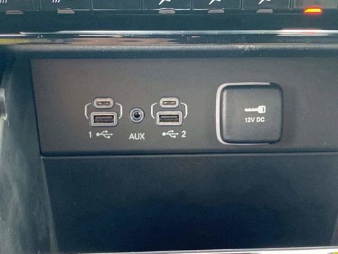 Used 2025 Jeep Grand Cherokee Limited image 14