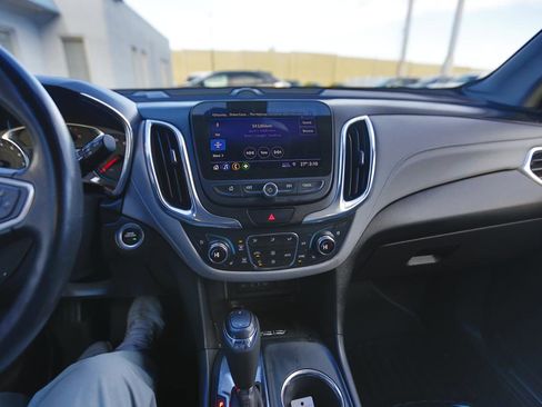 Used 2021 Chevrolet Equinox Premier FWD image 9