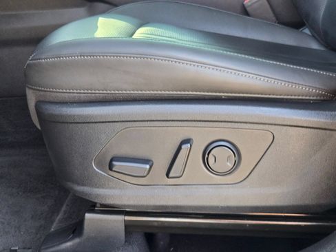 Used 2025 Kia Sorento S w/ Panoramic Sunroof Package FWD image 23