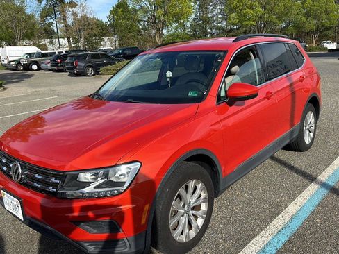 Used 2018 Volkswagen Tiguan SE w/ 3rd Row Seat Package image 1