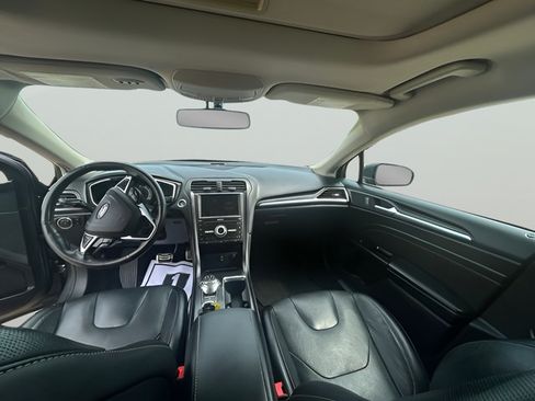 Used 2017 Ford Fusion Titanium FWD image 10