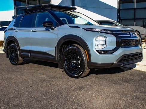 New 2026 Mitsubishi Outlander Trail Edition image 3