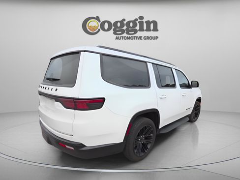 Used 2024 Jeep Wagoneer Series II image 13