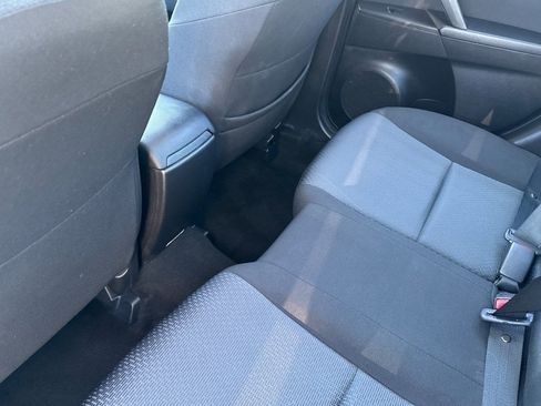 Used 2010 MAZDA MAZDA3 i Touring image 24