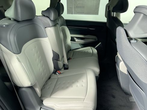 New 2026 Kia EV9 Wind image 30