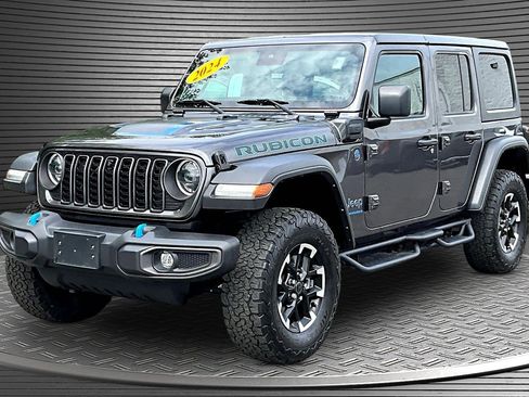 Used 2024 Jeep Wrangler Unlimited Rubicon 4xe w/ Technology Group AWD/4WD image 3