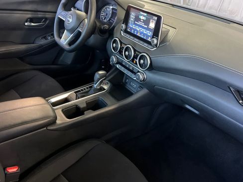 Used 2025 Nissan Sentra SV FWD image 16