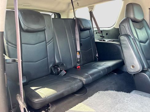 Used 2015 Cadillac Escalade ESV Luxury RWD image 28