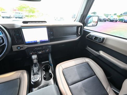 Used 2023 Ford Bronco Wildtrak AWD/4WD image 34