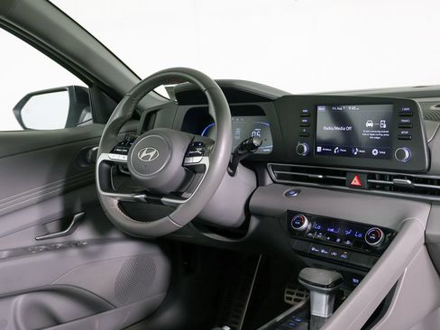 Certified 2025 Hyundai Elantra Sport FWD image 22