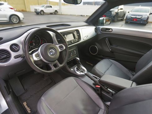 Used 2012 Volkswagen Beetle 2.5 image 4