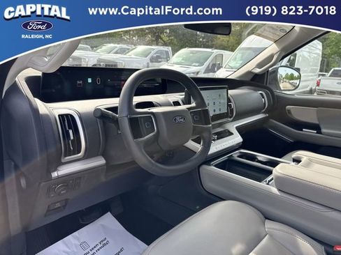Certified 2025 Ford Expedition Active AWD/4WD image 24