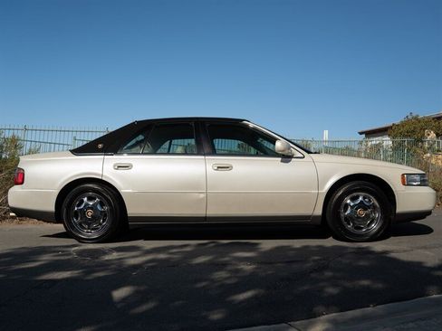 Used 1999 Cadillac Seville SLS w/ Personalization Pkg FWD image 6
