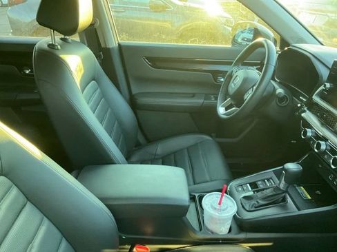 Used 2025 Honda CR-V EX-L image 6