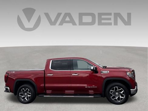 Used 2024 GMC Sierra 1500 SLT AWD/4WD image 4