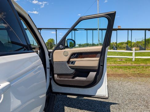 Used 2019 Land Rover Range Rover HSE AWD/4WD image 13