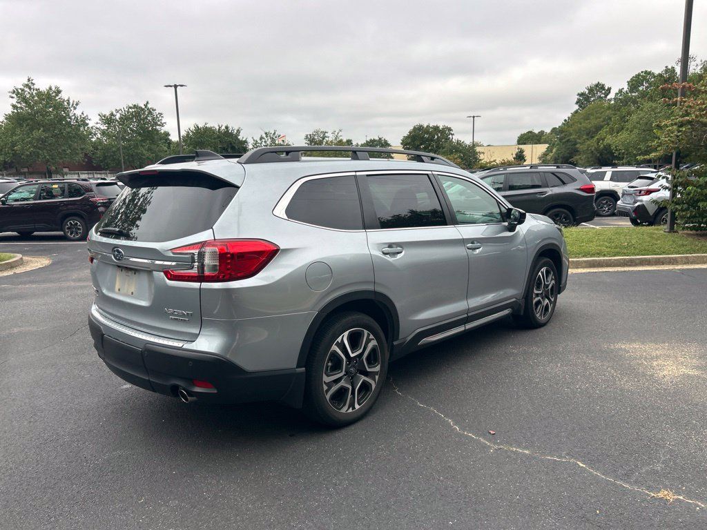 Used 2024 Subaru Ascent Limited w/ Technology Package AWD/4WD image 3