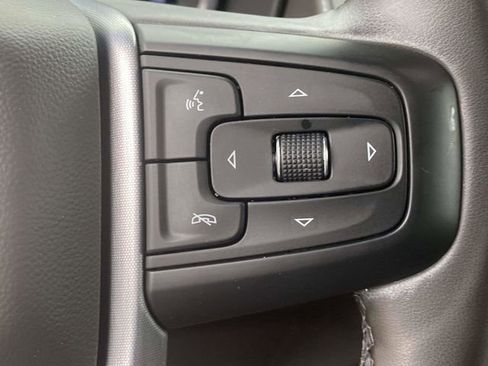 Used 2023 GMC Yukon SLT w/ SLT Luxury Package image 25