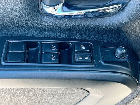 Used 2023 Nissan Titan PRO-4X image 20