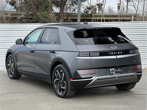 Used 2024 Hyundai Ioniq 5 SEL image 3
